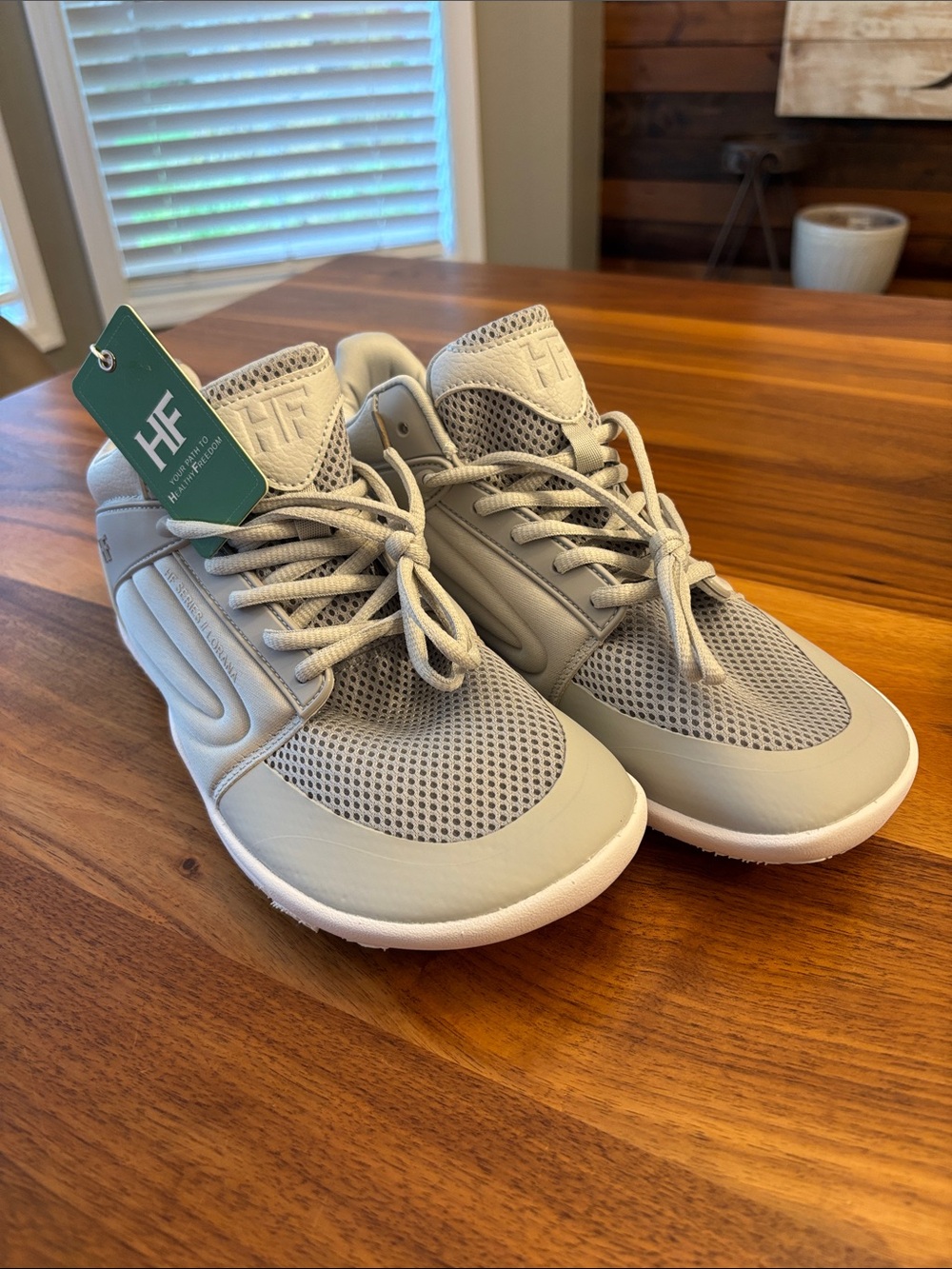 NWT New Lorana Gray Hike Sneakers Ergonomic Shoe for Everyday Unisex Size 41